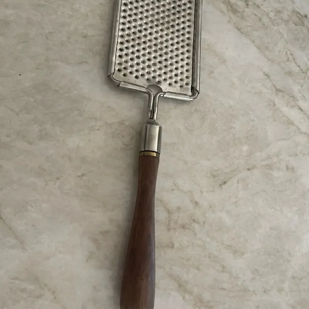 Vintage Williams Sonoma walnut handled grater